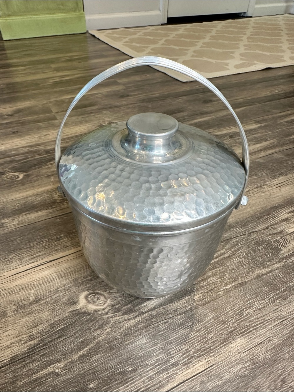 Vintage Hammered Aluminum Ice Bucket with Lid & Swing Handle – Made in Italy